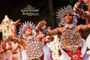 வீதி உலாவரும் ரந்தோலி பெரஹரா - கண்டி நகரில் பலத்த பாதுகாப்புடன் விசேட போக்குவரத்து திட்டம்