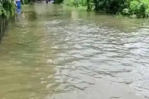 வெள்ள அபாய எச்சரிக்கை மேலும் 48 மணித்தியாலங்களுக்கு நீடிப்பு