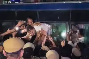 ராகுல் காந்தி கைது!